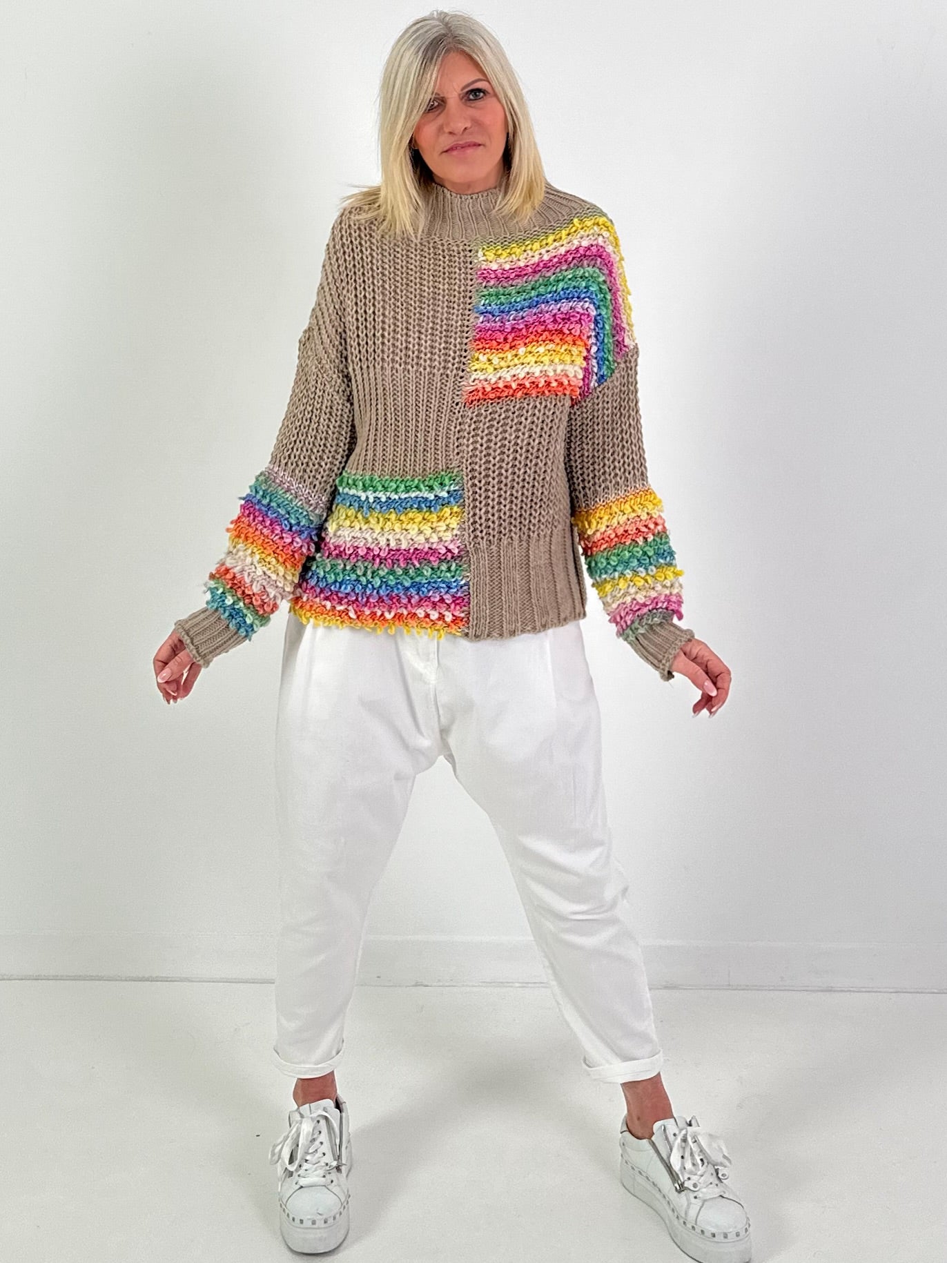Pullover Modell "Rainbow Dream Knit" - taupe
