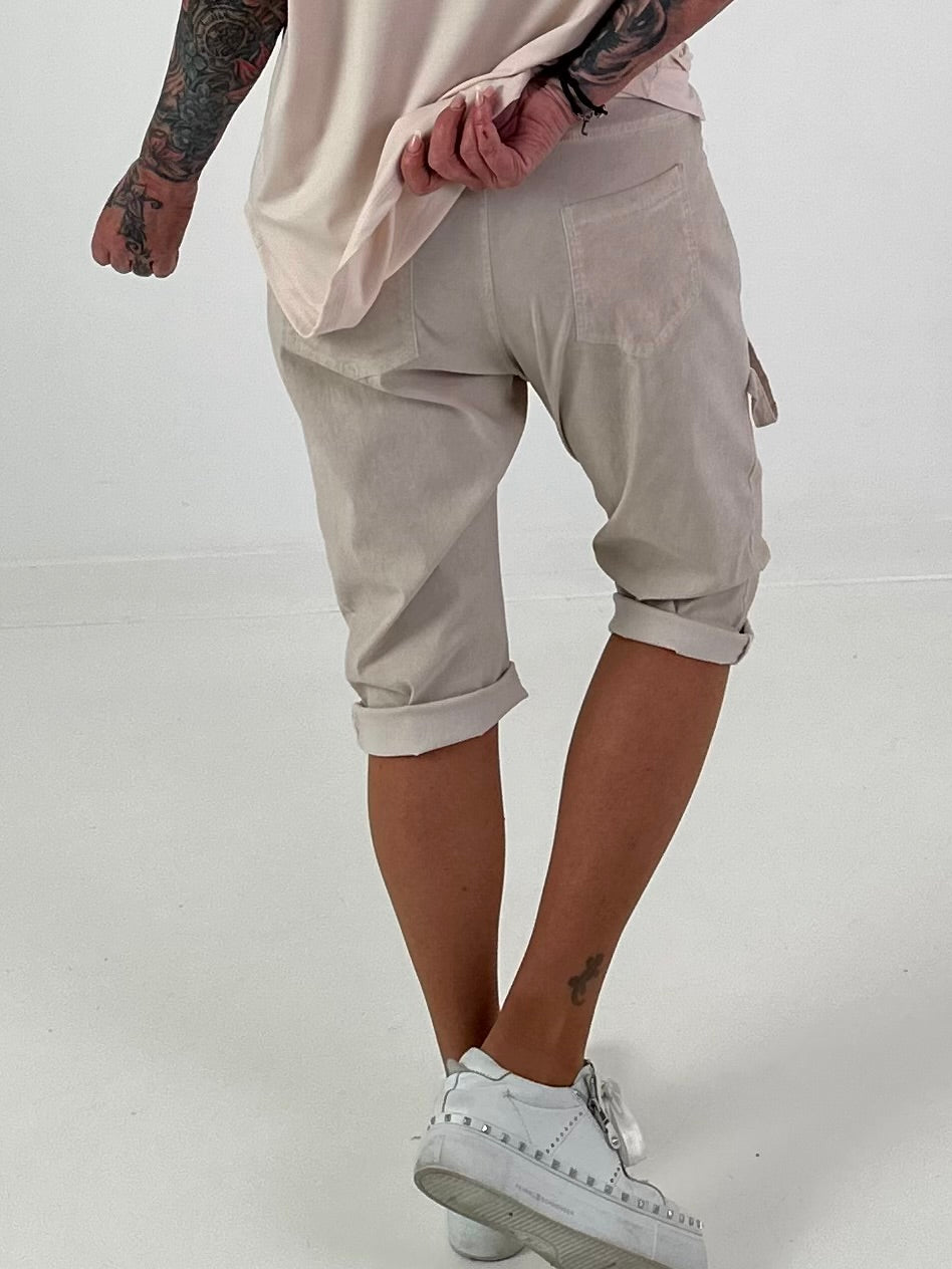 Baggy shorts with tie detail - beige