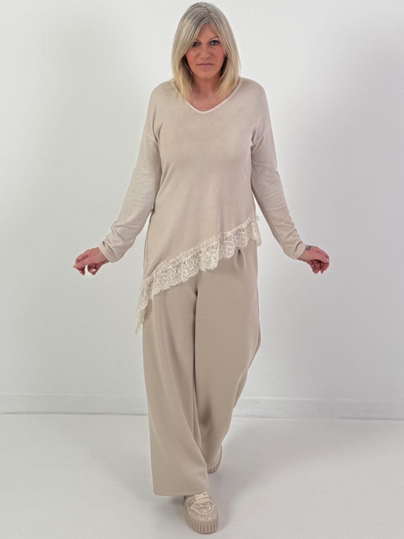 Feinstrick Pullover Modell "Velvet Ease" - beige