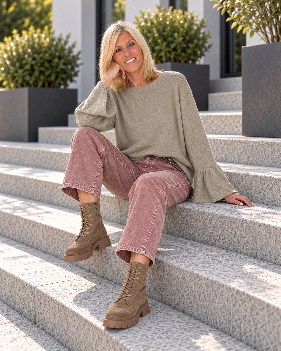 Sweater with trumpet sleeves - taupe