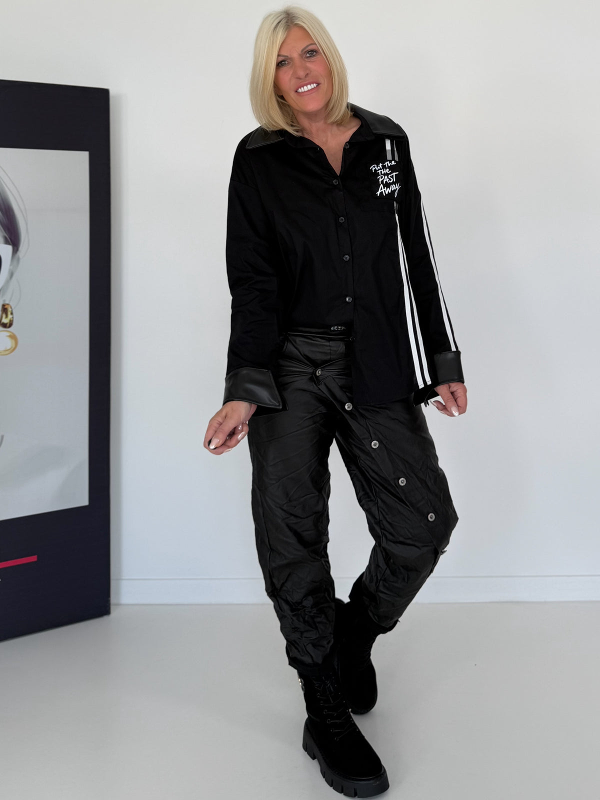 Vegane Lederhose Knopfleiste quer - schwarz