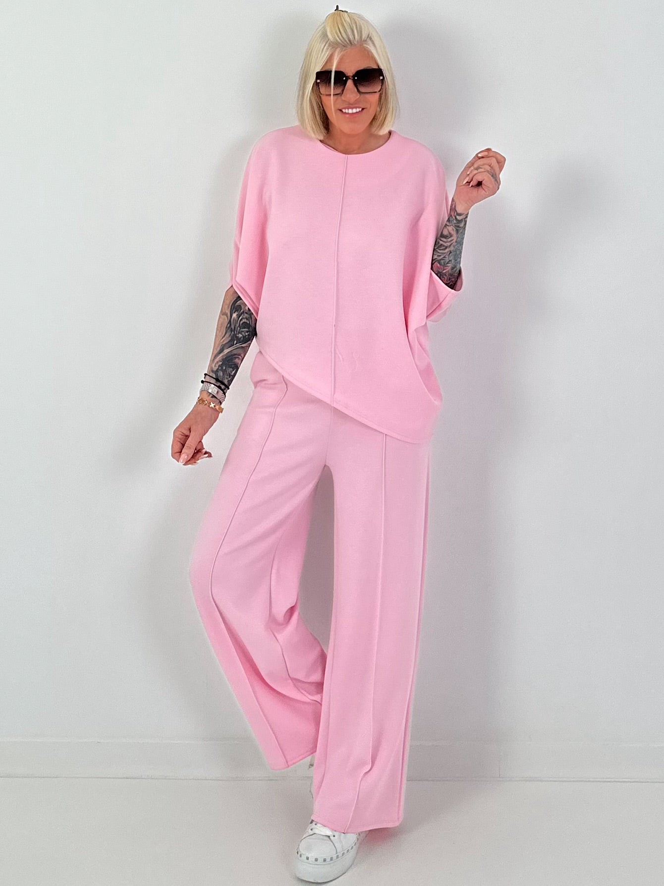 Two-piece set with asymmetrical shirt - pink