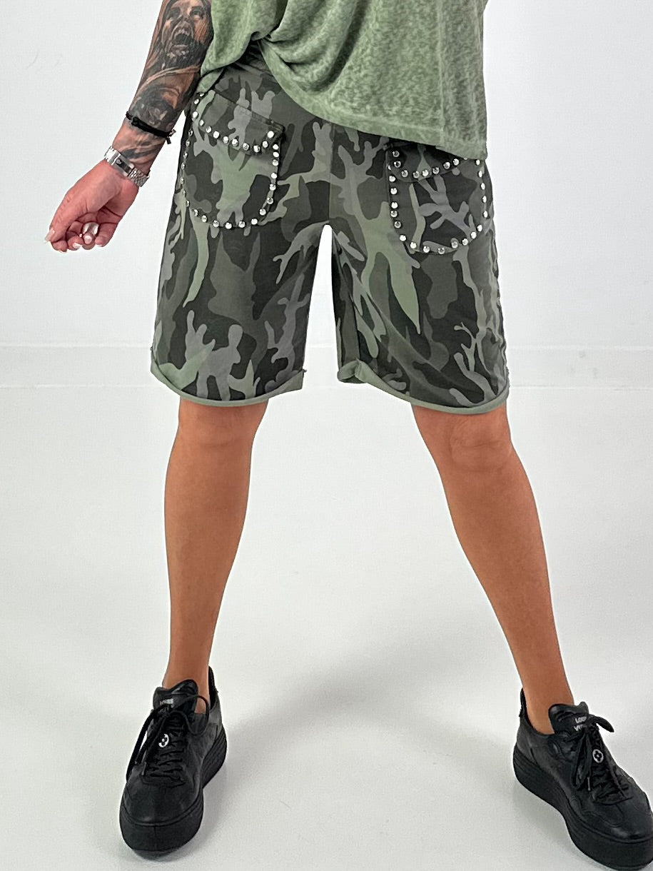 Sweat Short Camouflage mit Nieten - khaki-mehrfarbig
