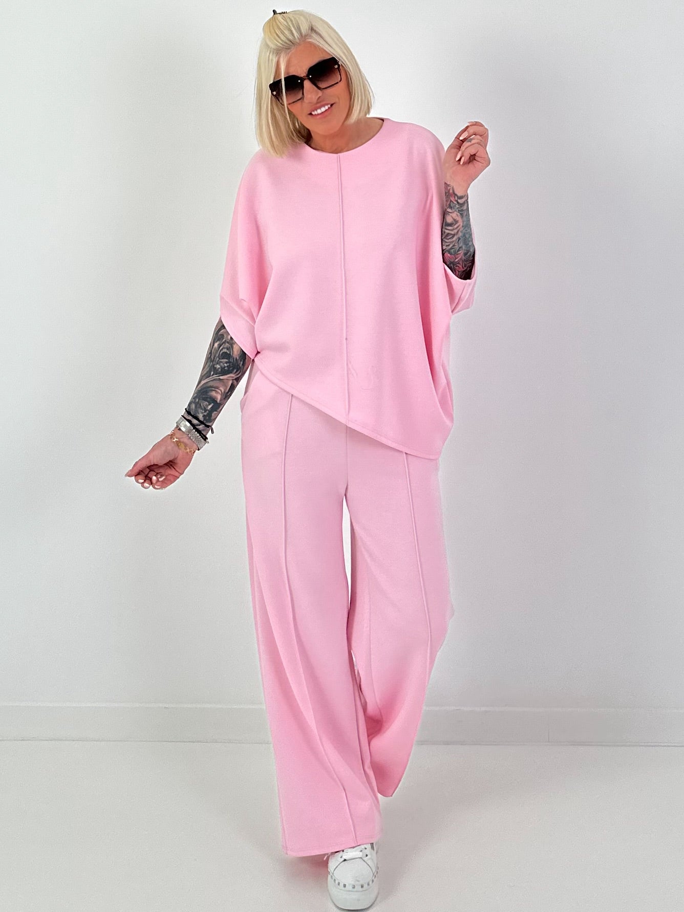 Two-piece set with asymmetrical shirt - pink