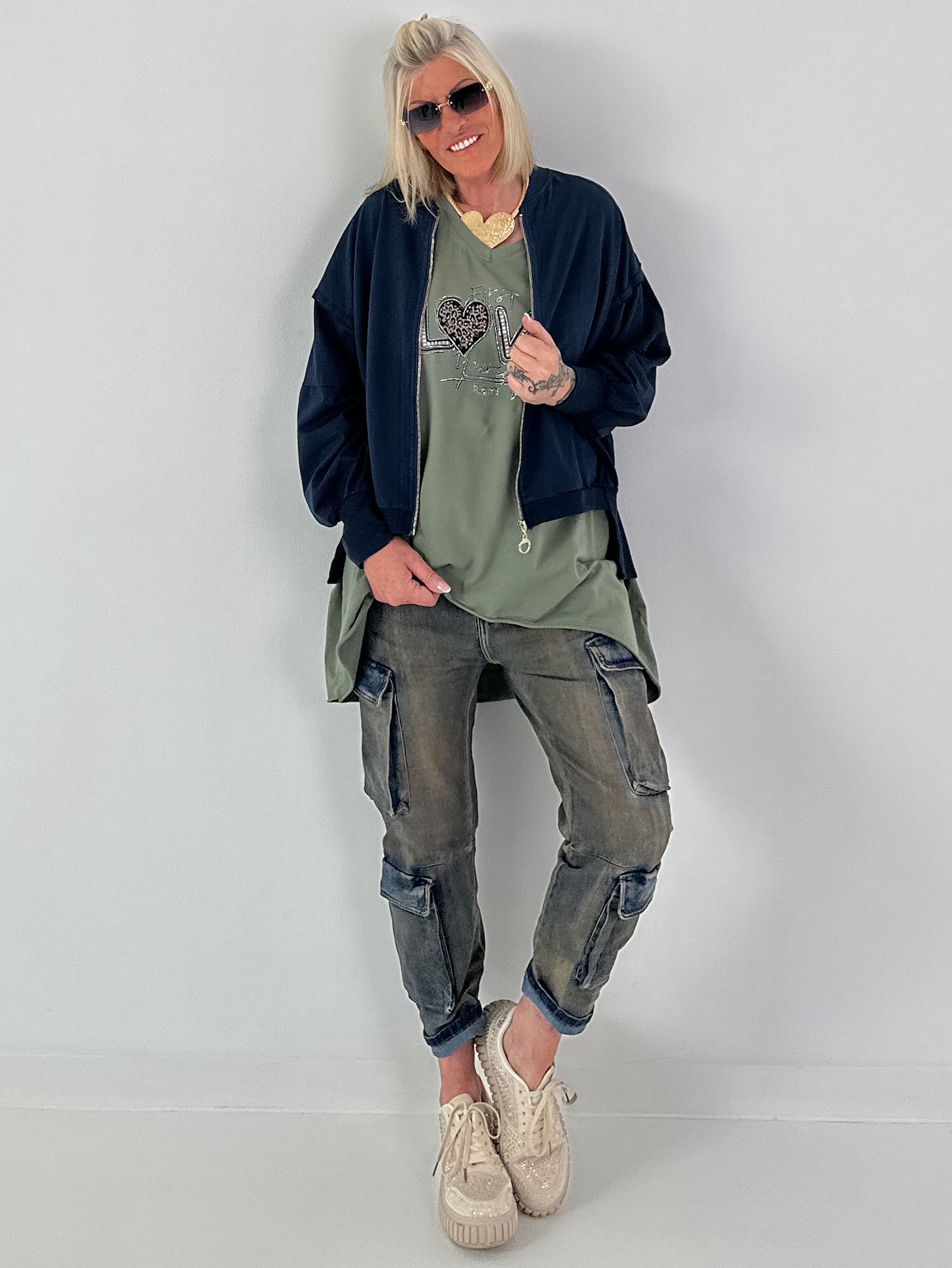 T-Shirt mit Strassdetail - oliv