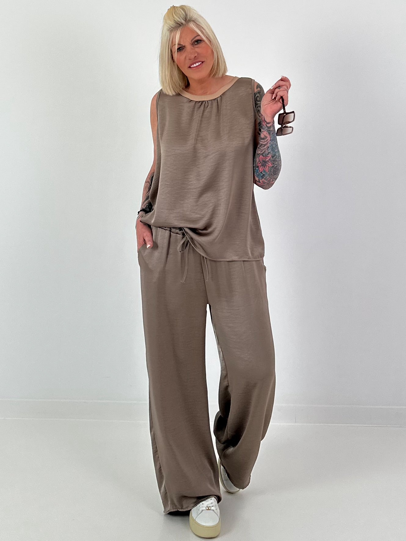 Two-piece set in satin look - taupe