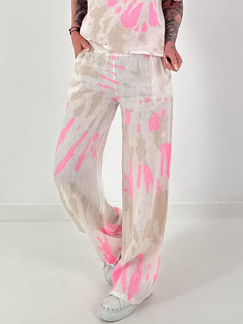 Batik linnen broek met wijde pijpen - wit-neonroze-beige