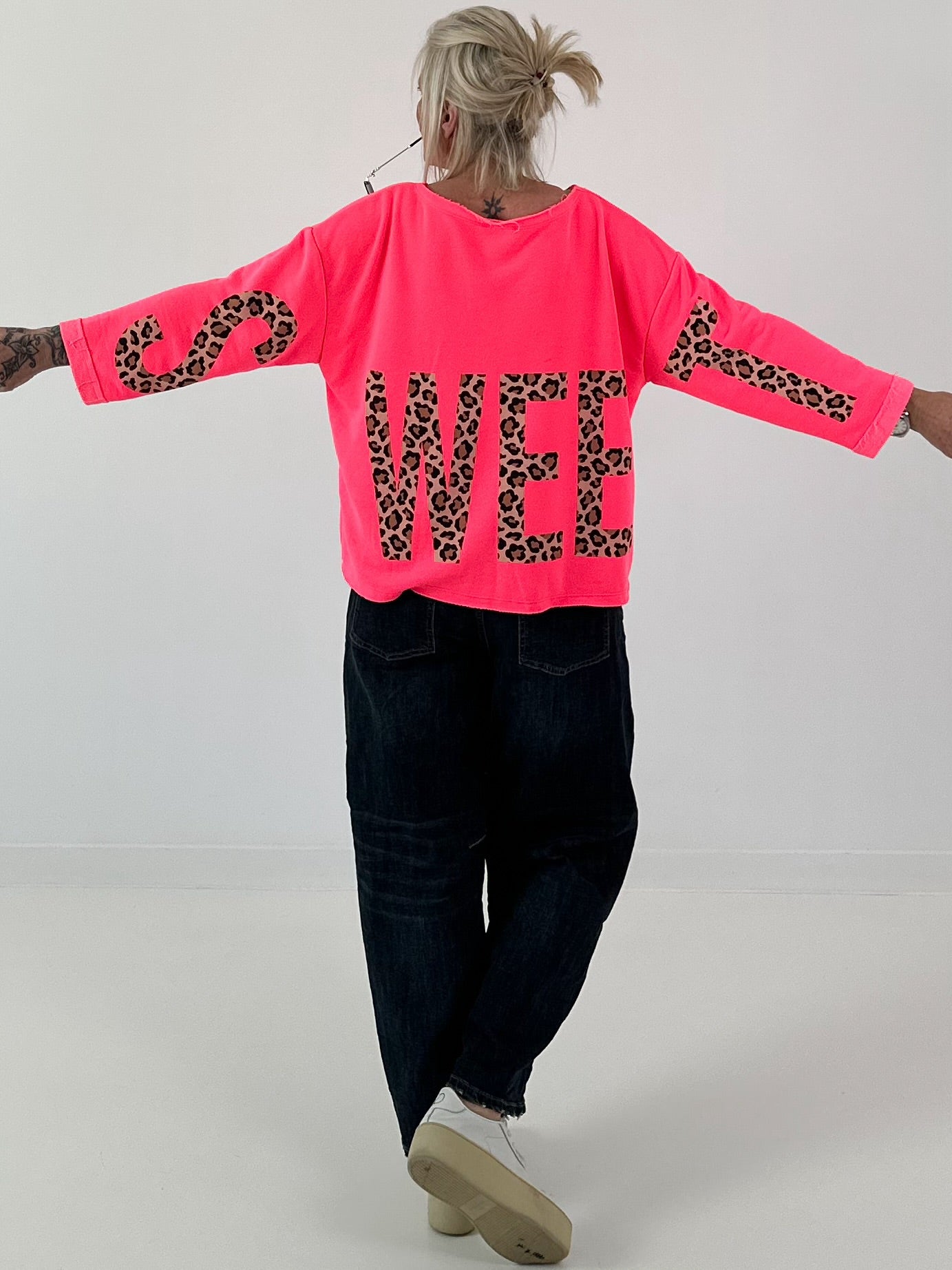 Sweatshirt SWEET mit Leo-Print - neonpink