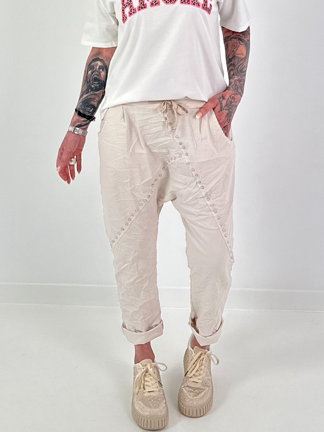 Baggy mit Nieten-Details - beige