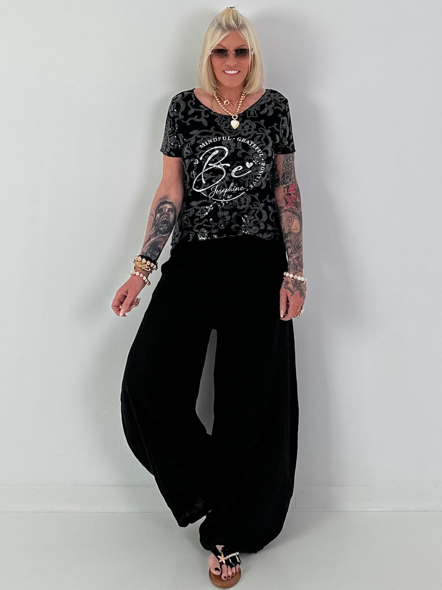 T-Shirt mit transparenten Pailletten - schwarz