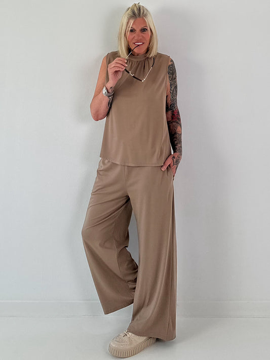 Two-piece set with bow detail - taupe