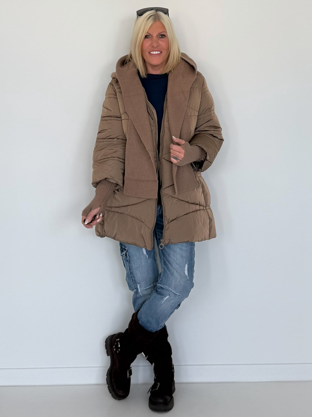 Winterjacke 2 Looks mit Stulpenärmeln und abnehmbarem Strickeinsatz - taupe