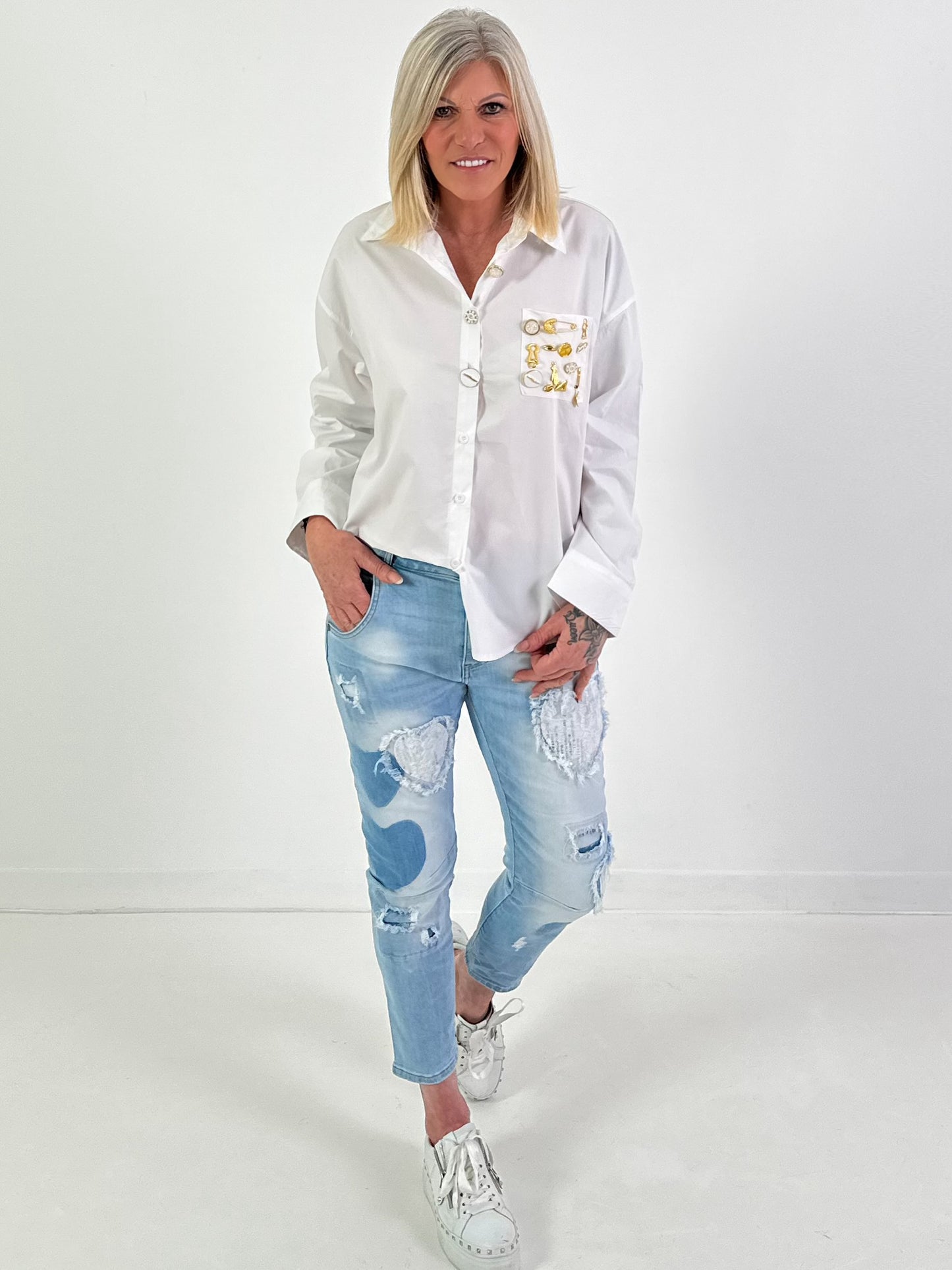 Blouse model "Signature Charm" - white