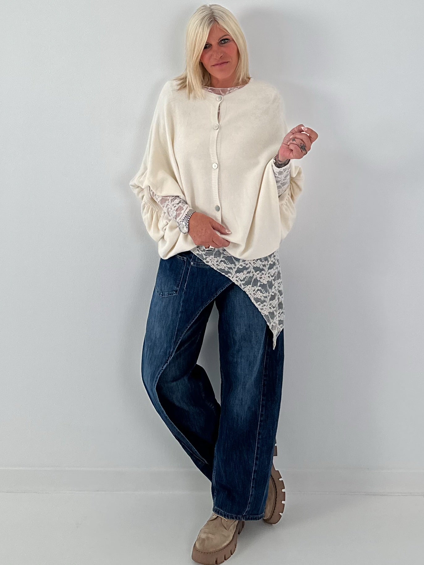 Oversized Strickjacke mit raffinierten Details - creme