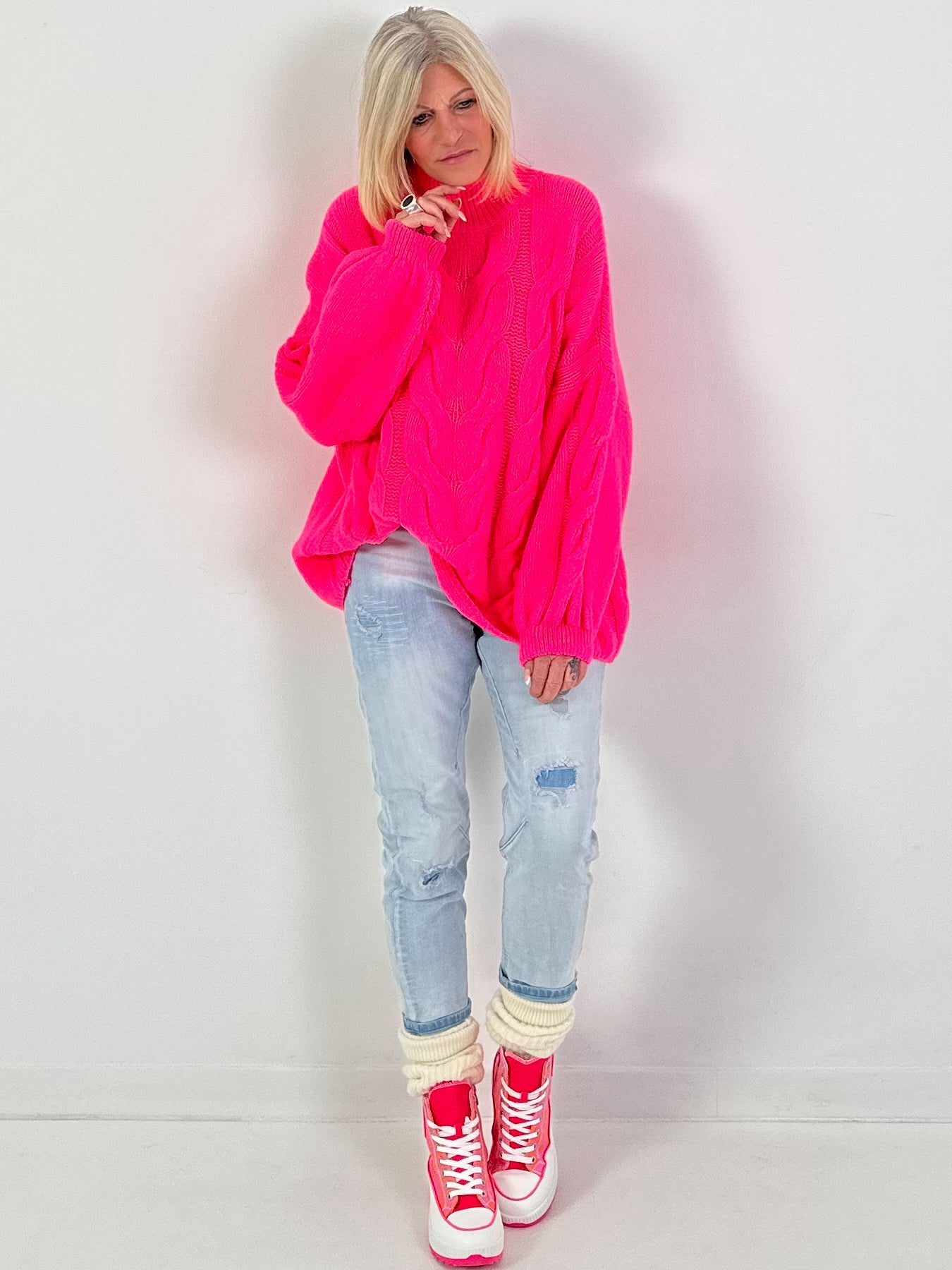 Lässiger Pullover mit Zopfmuster Modell "Pure Cable" - neonpink