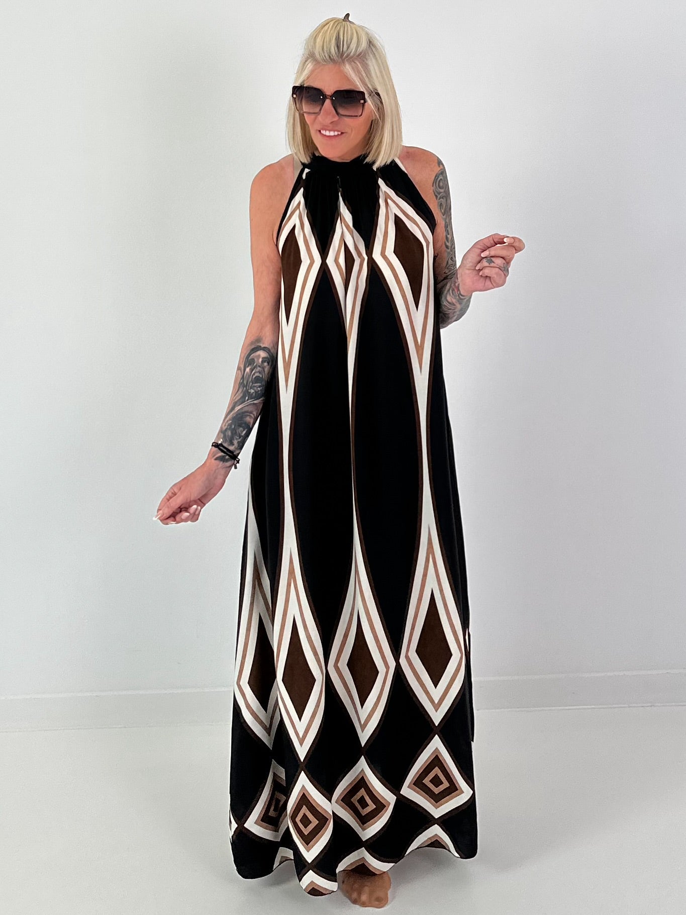 Neckholder Kleid mit All-Over Muster - schwarz-braun-mehrfarbig