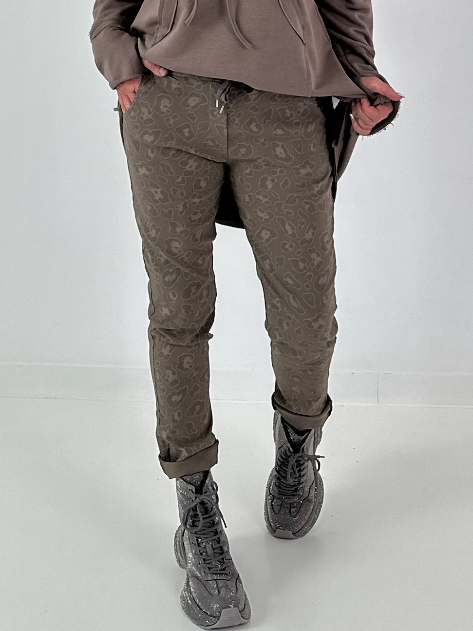 Hose mit elastischem Bund  - leo -taupe