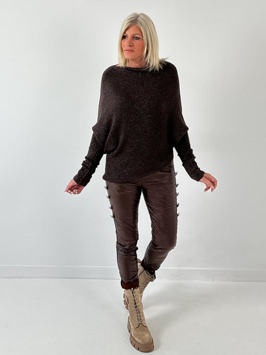 Asymmetrischer Pullover Modell "Asym Glow" - schoko