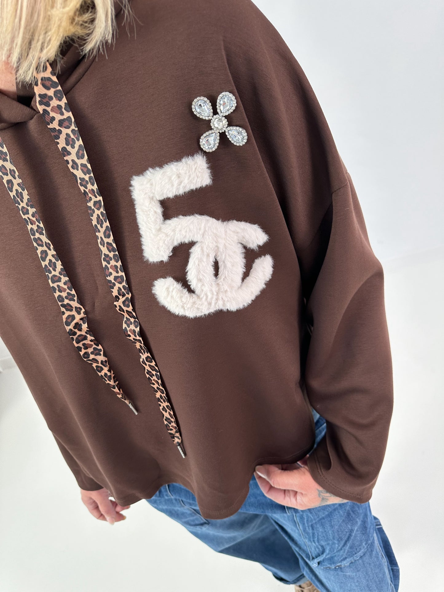 Hoodie mit Leo Bändchen und Teddyplüsch Print - mokka