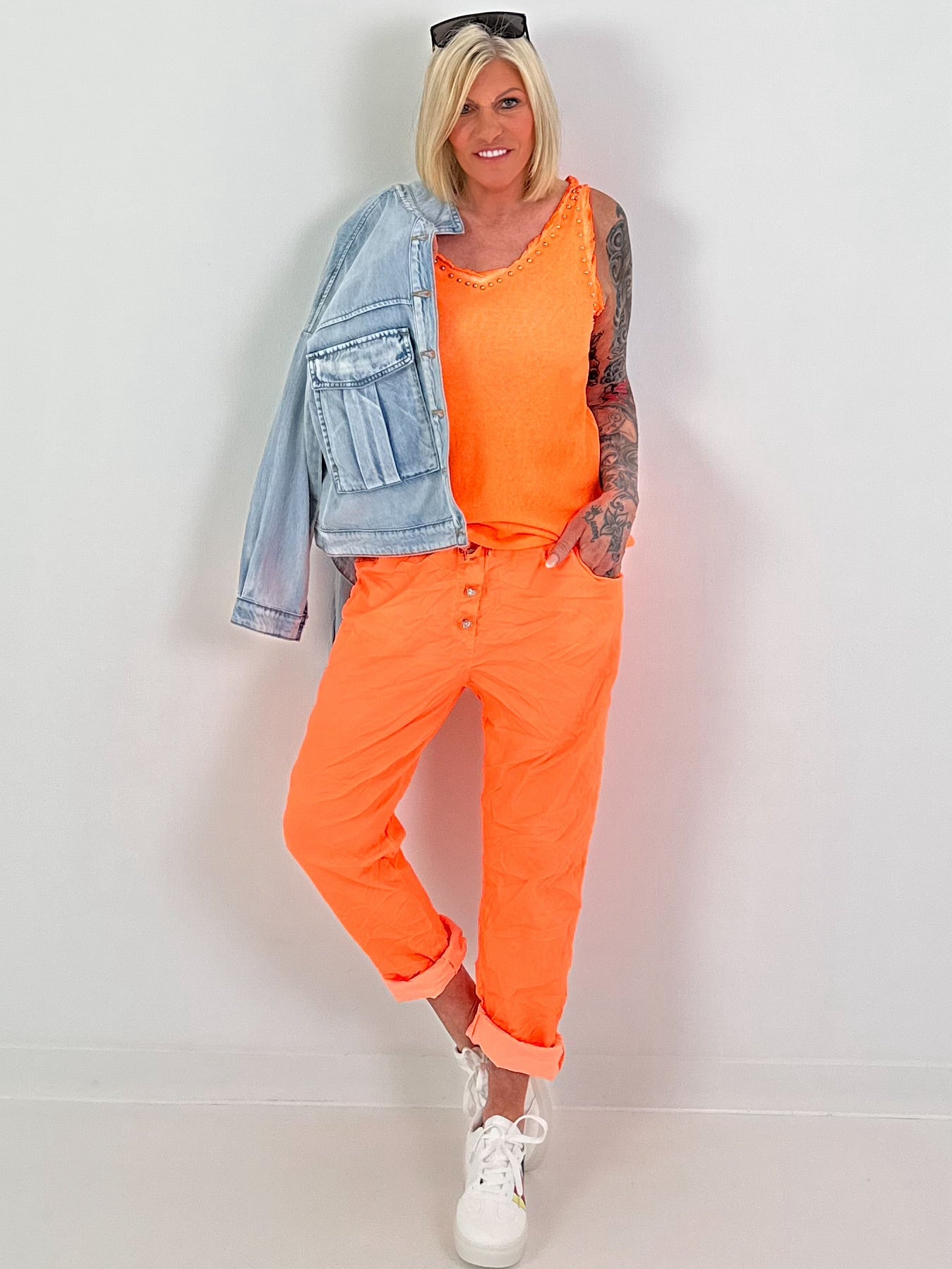 Top mit Nieten - neonorange