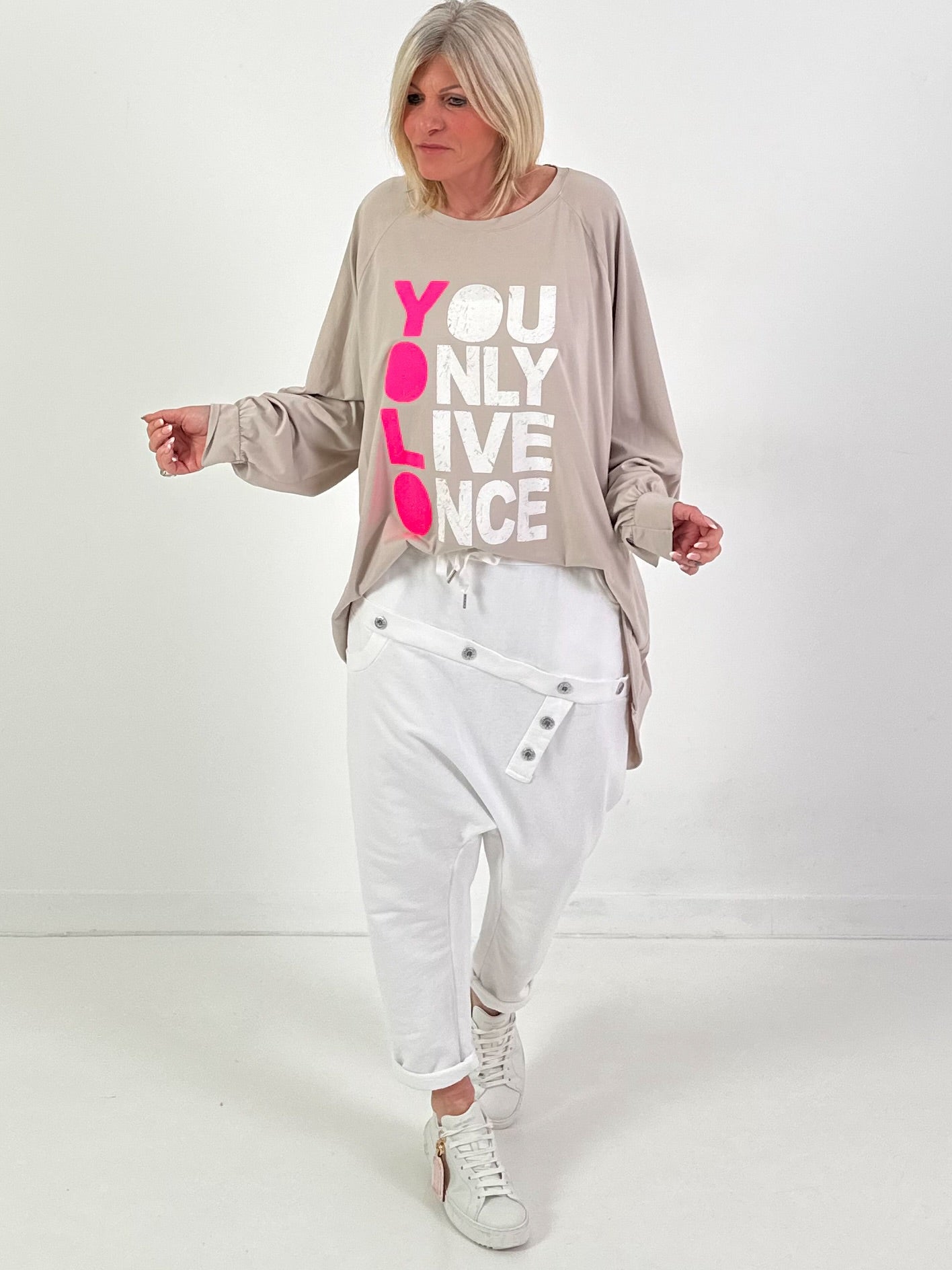 Oversized Shirt Modell "Life Power" - beige