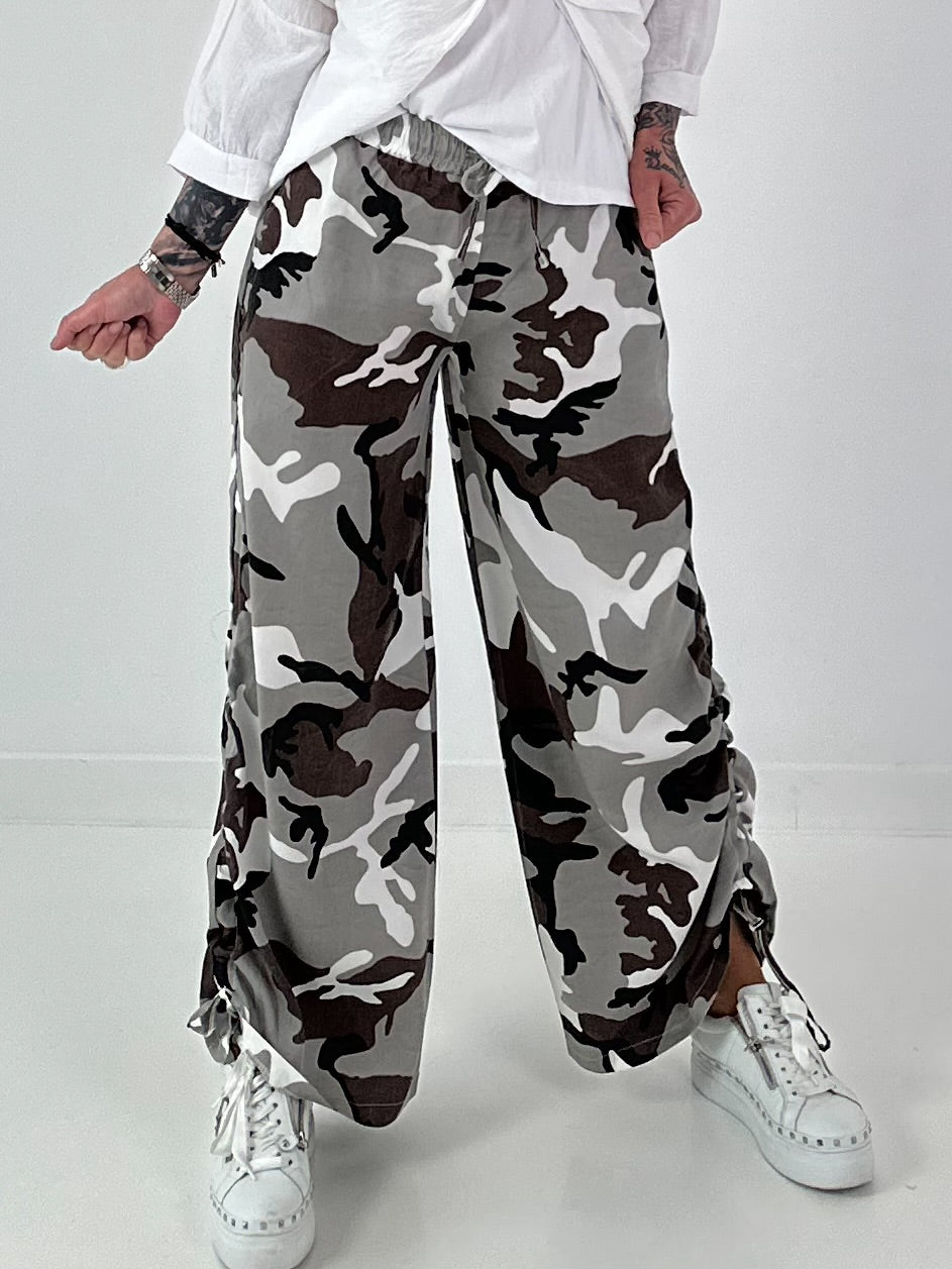 Balloon Linen Trousers with Fringe Details - taupe