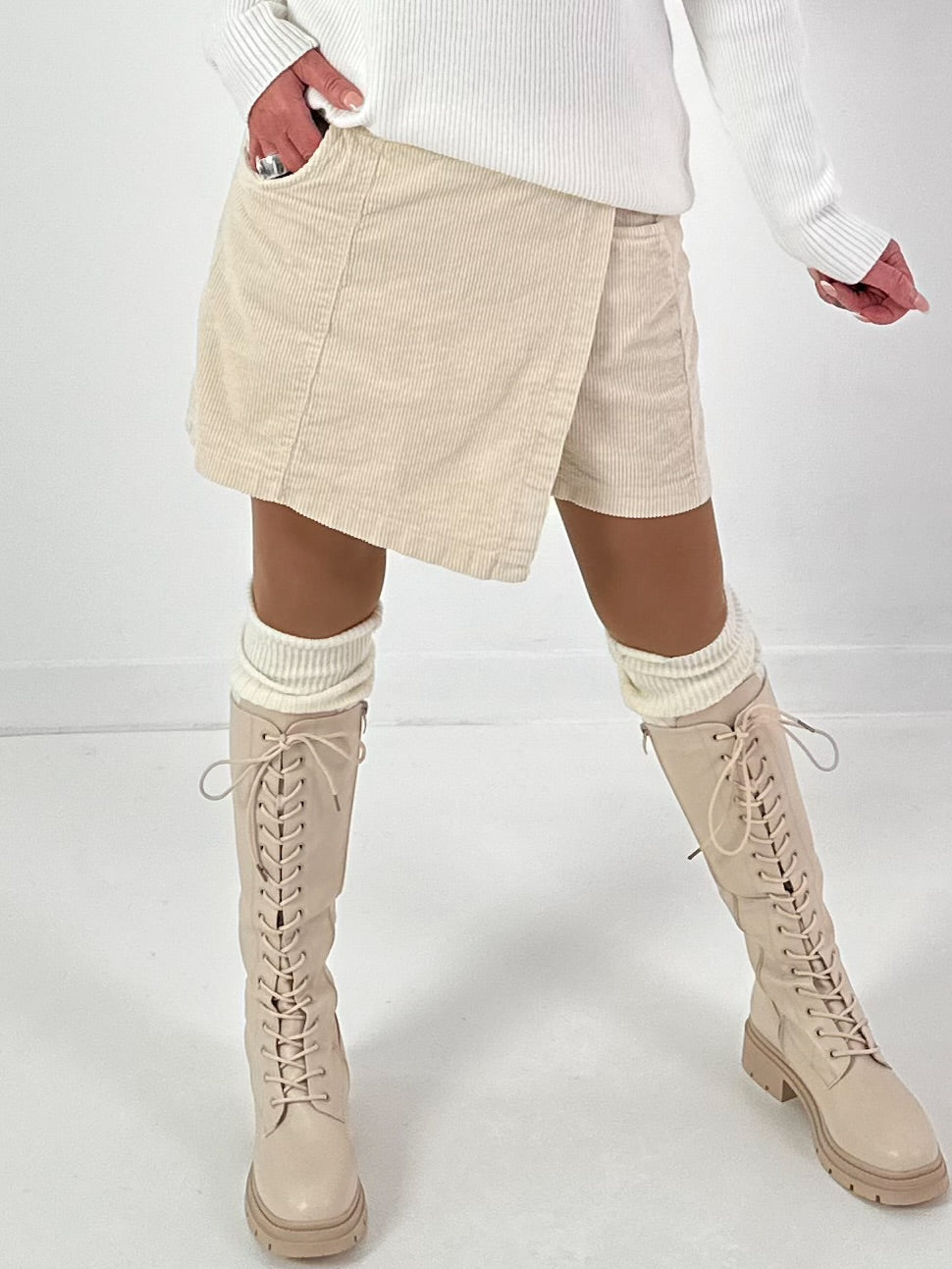 Skirt shorts model "Skorty" - ecru