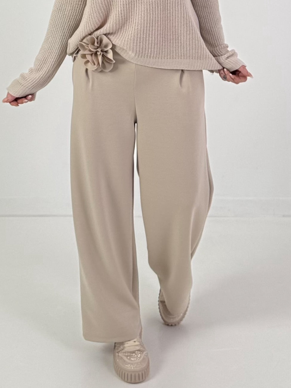 Hose Modell "Blossom Ease" - beige