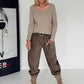 Geribd T-shirt met gerafelde V-hals - beige