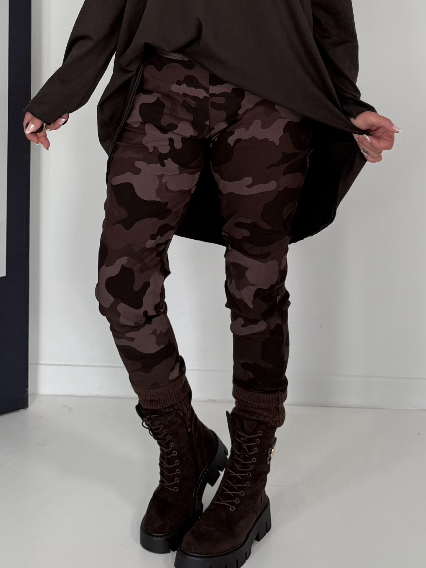 Hose mit elastischem Bund im Camouflage-Look - mokka-mehrfarbig