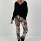 Hose in Wildleder-Optik mit Animal Print - mehrfarbig