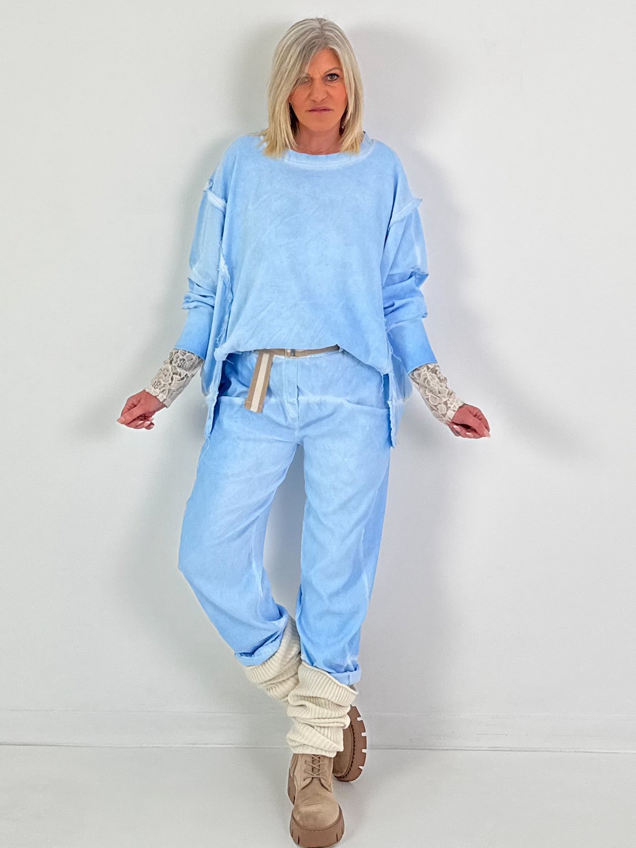 Sweater mit Linksnähten - hellblau