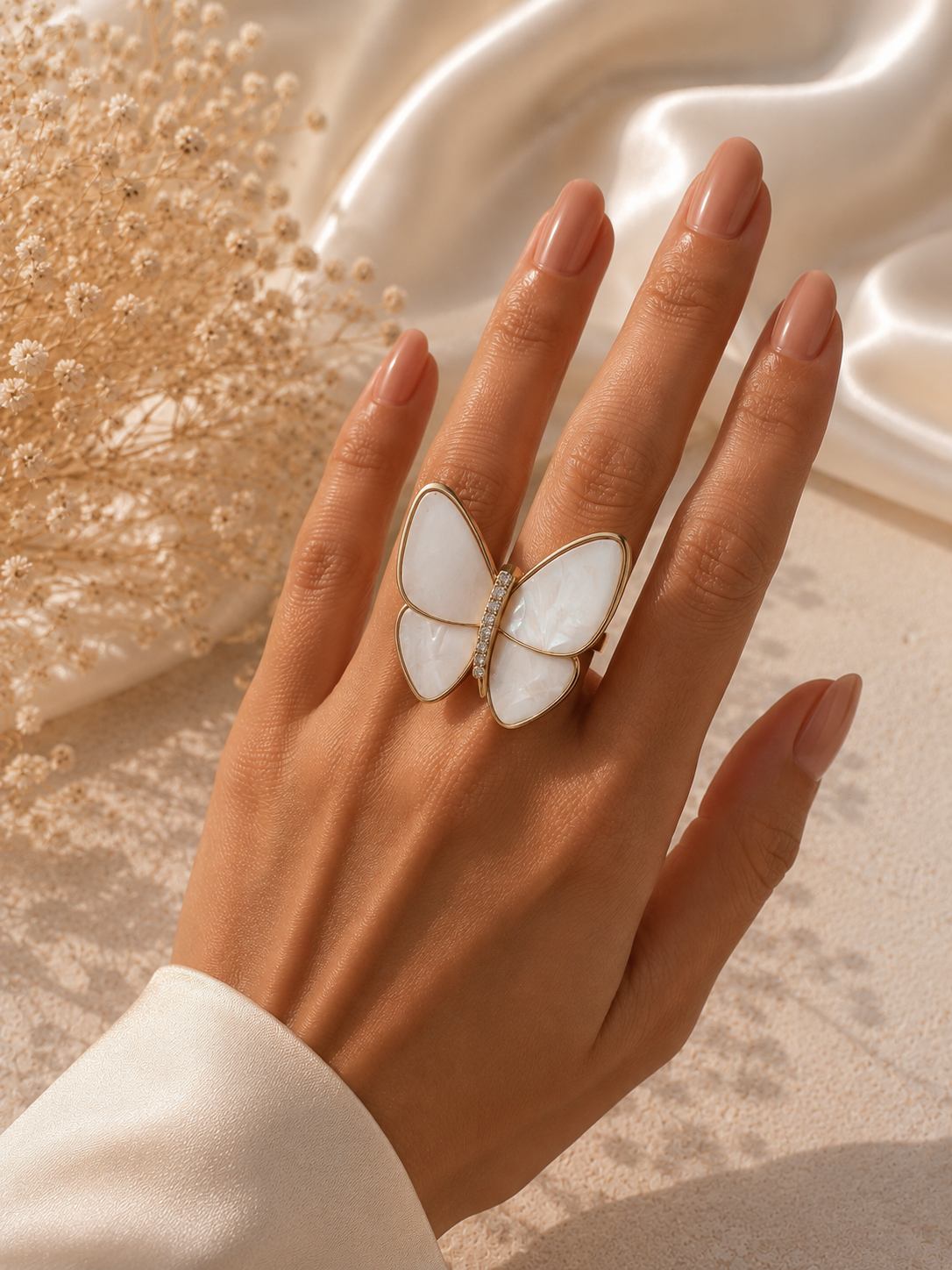 Butterfly Ring - white gold