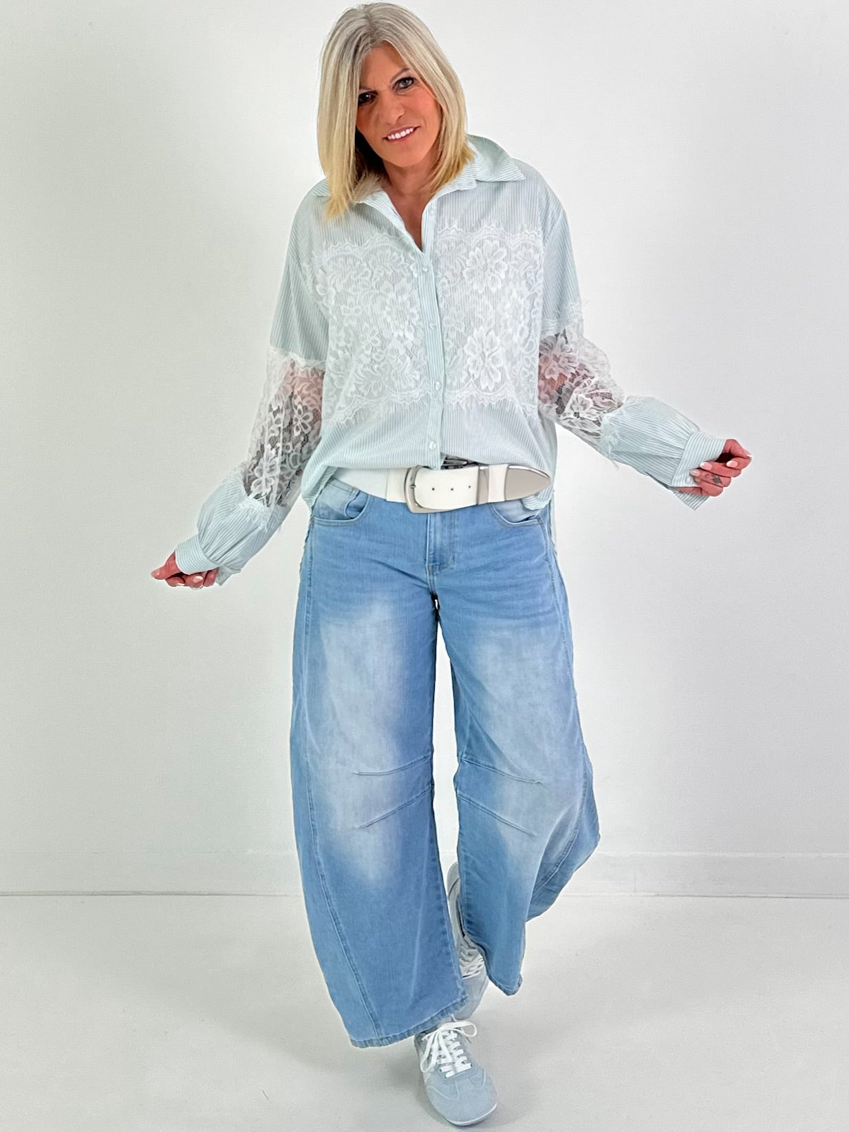 Blouse with lace inserts - mint