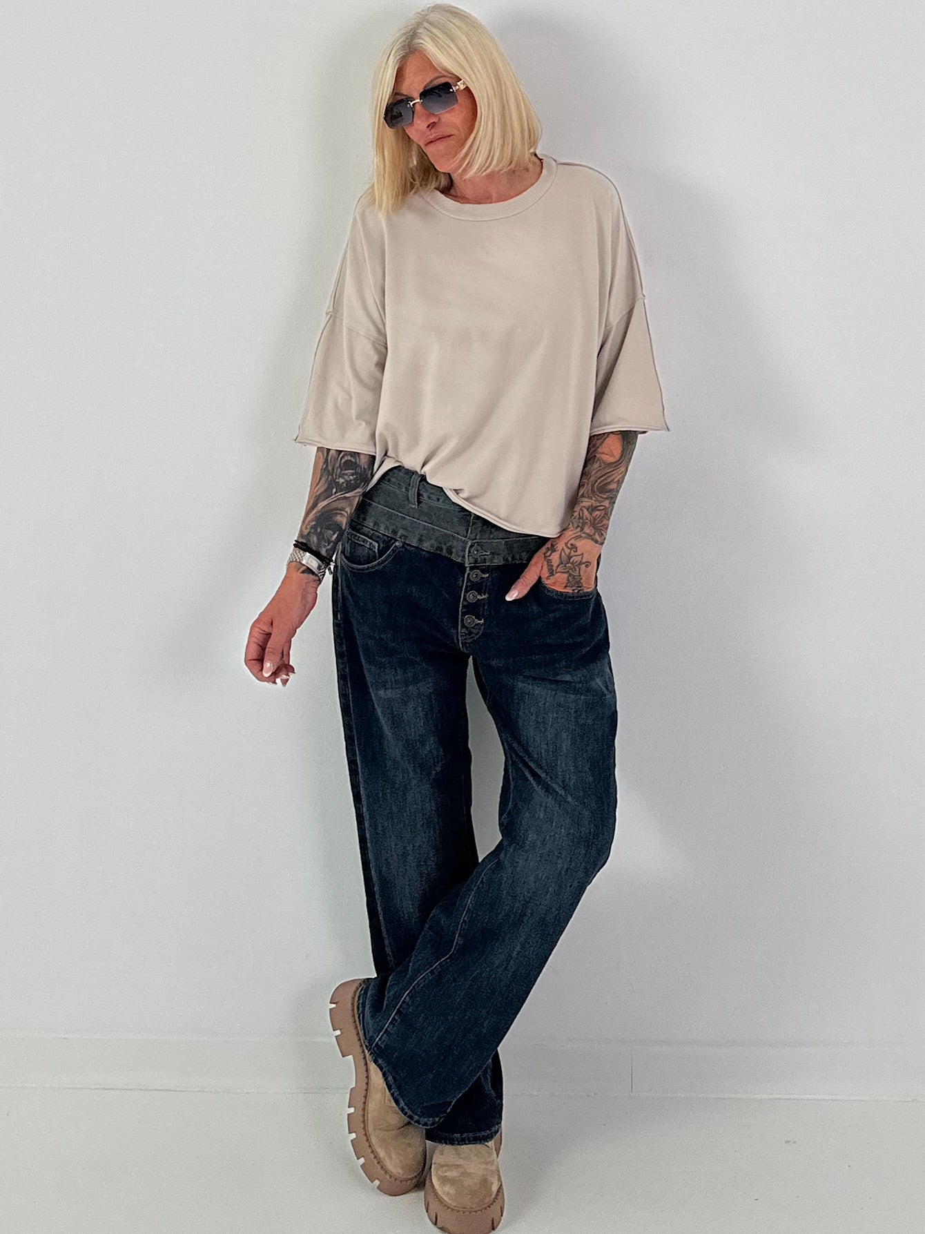 Half-sleeve shirt with stylish outer seams - beige