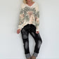 Pullover mit V-Ausschnitt und Botanical-Print - creme-oliv