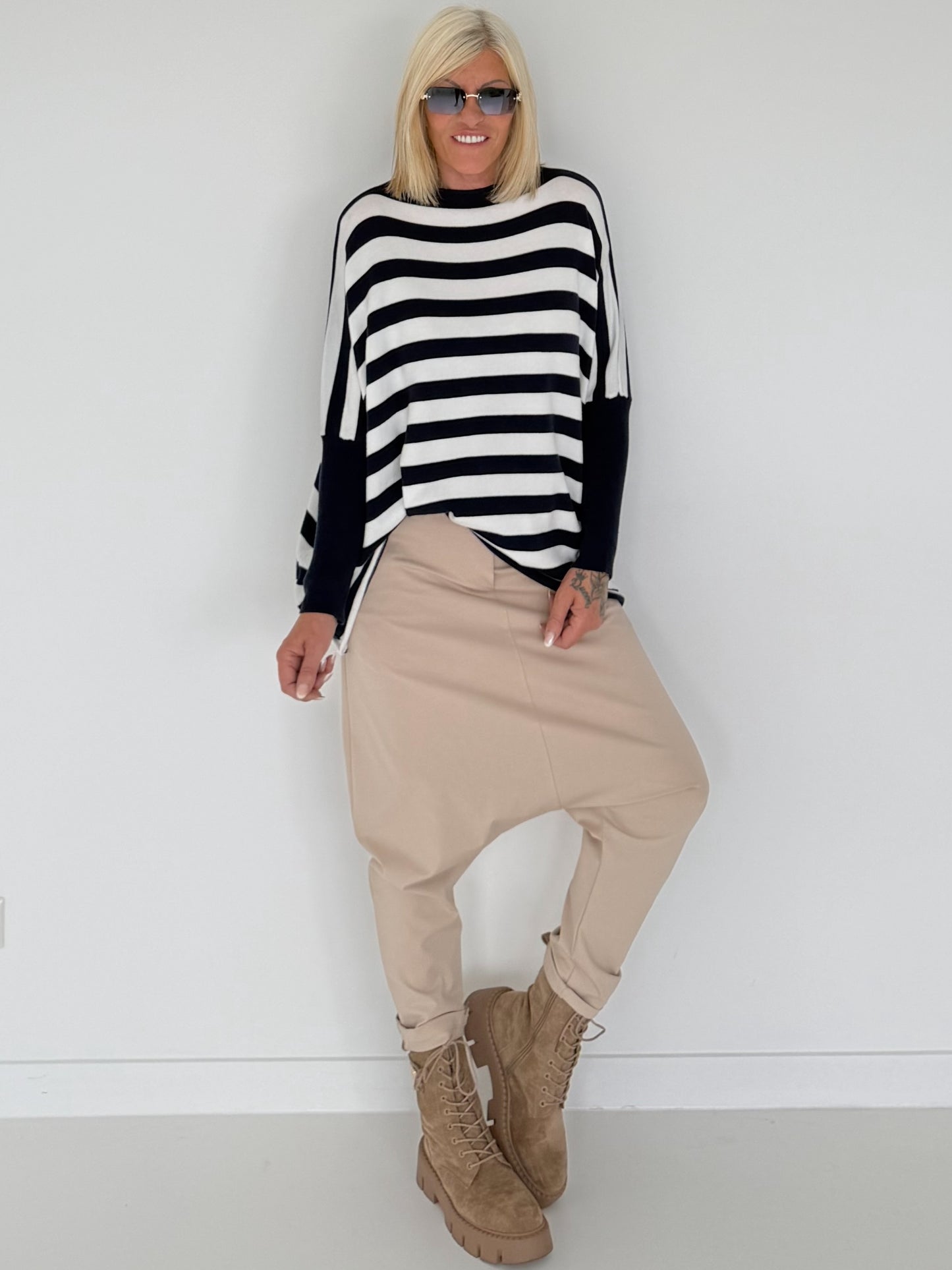 Strickpullover mit Streifen und Stulpenärmeln - marine-weiss