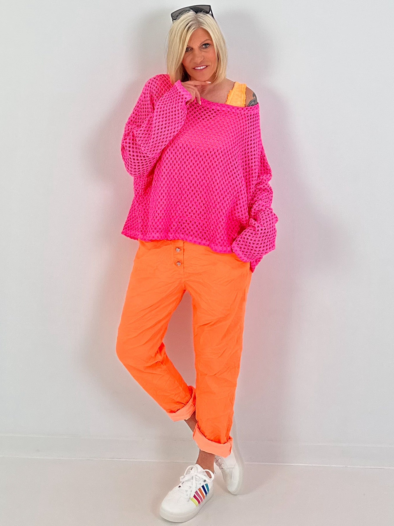 Crochet jumper with back cut-out - neon pink