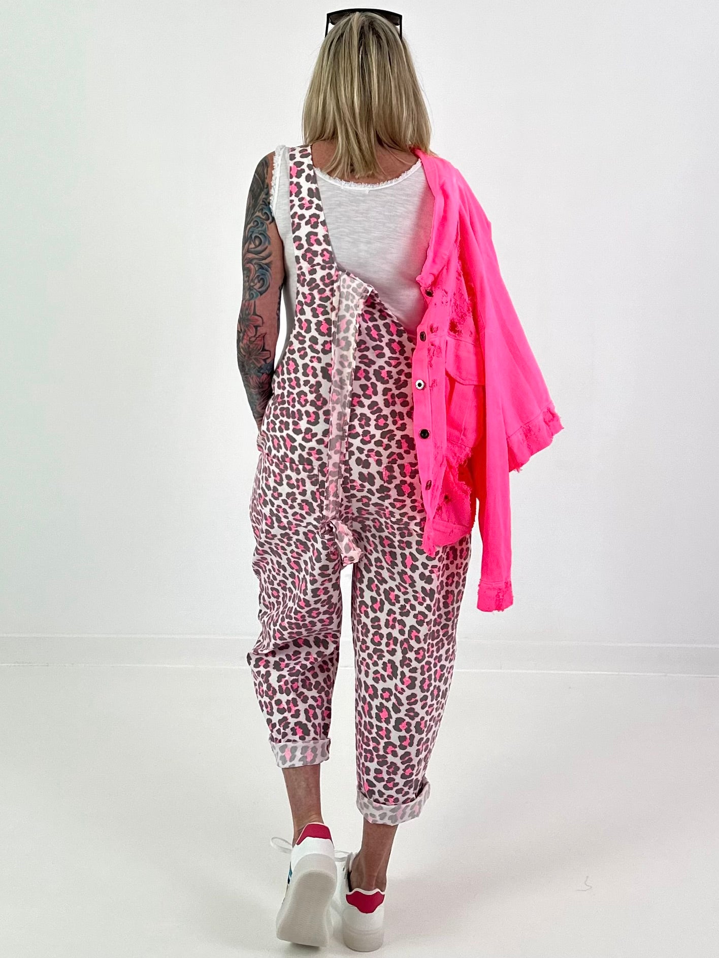 Latzhose Leo - neonpink-beige