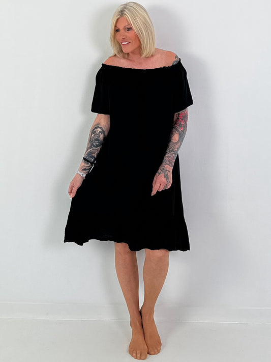Dress with short sleeves and flounce - black