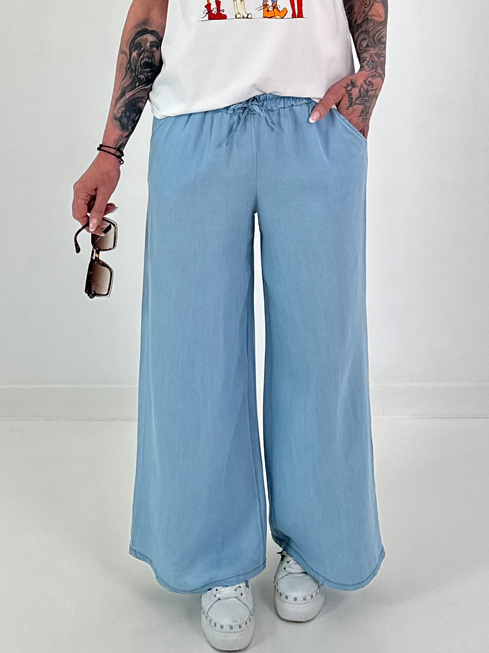 Jeans with elasticated waistband - light blue