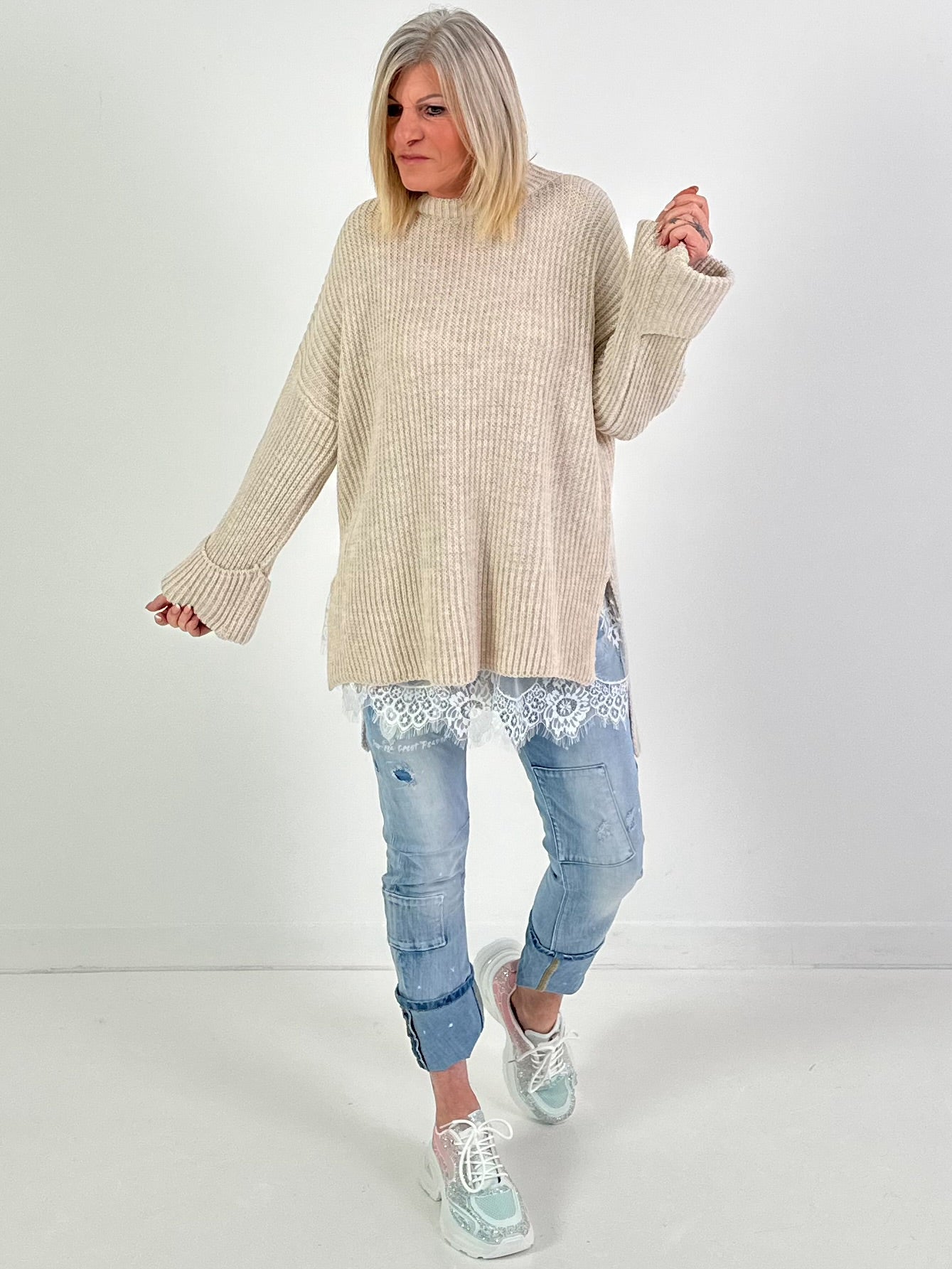 Trui model "Zijsplit" - beige