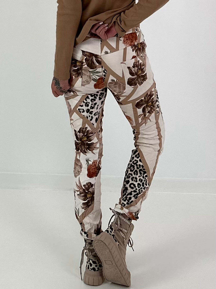 Hose in Wildleder-Optik mit Print Mix - leo - beige