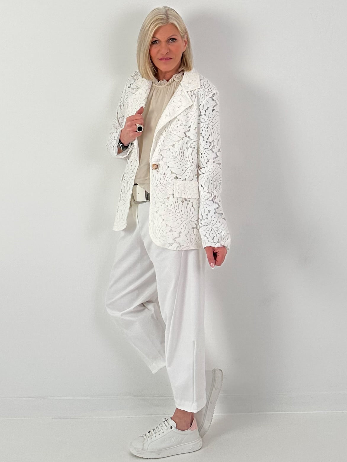Blazer aus floraler Spitze - weiss