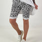 Kurze Hose im Leo Look- weiss