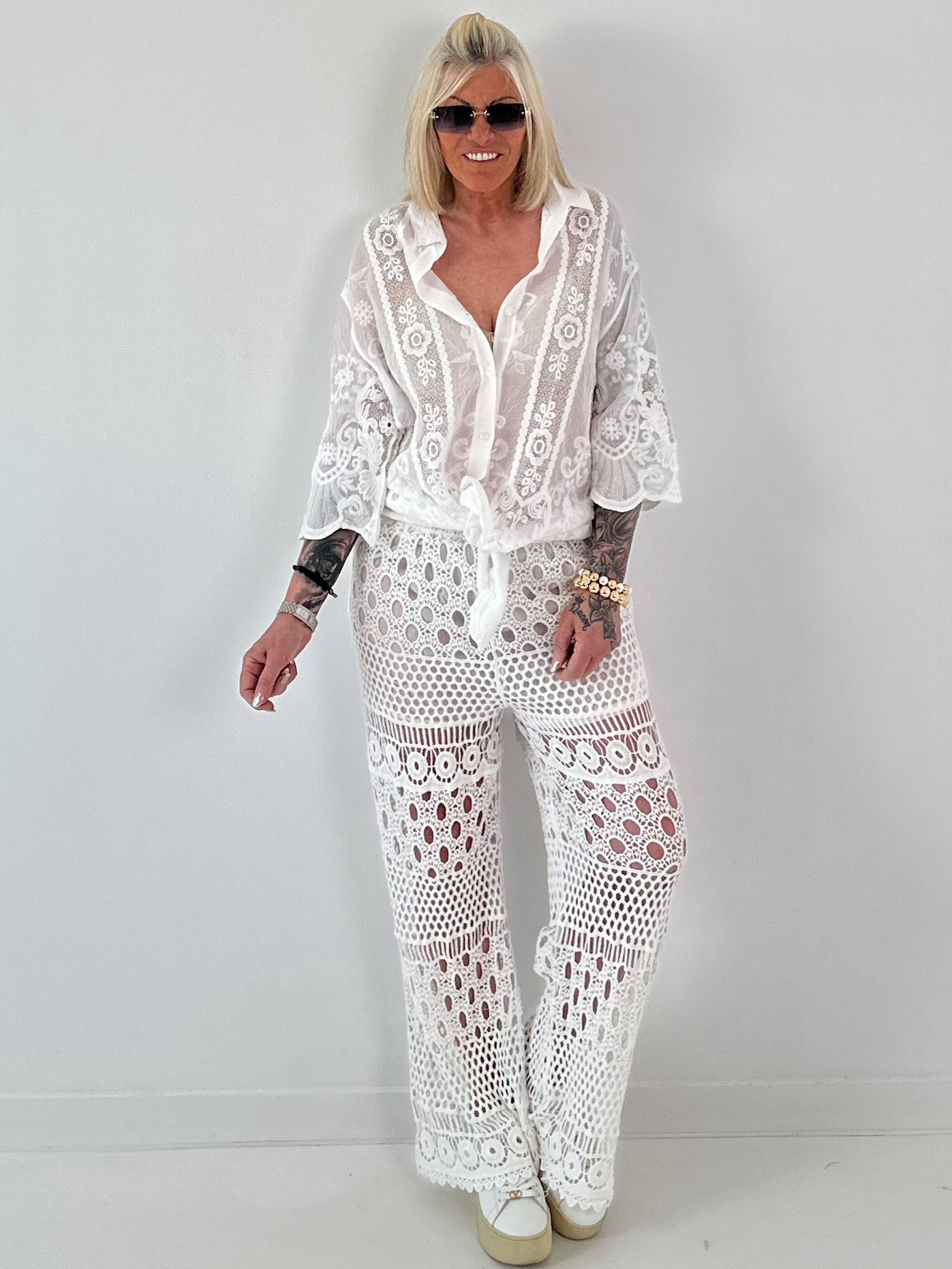 Ibiza Bluse mit aufwendigen Details - weiss