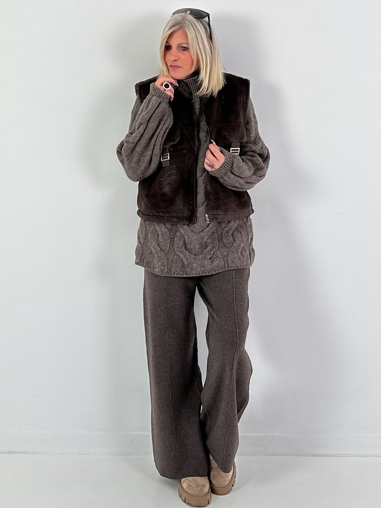 Fur vest model "Perfect Plush" - coffee