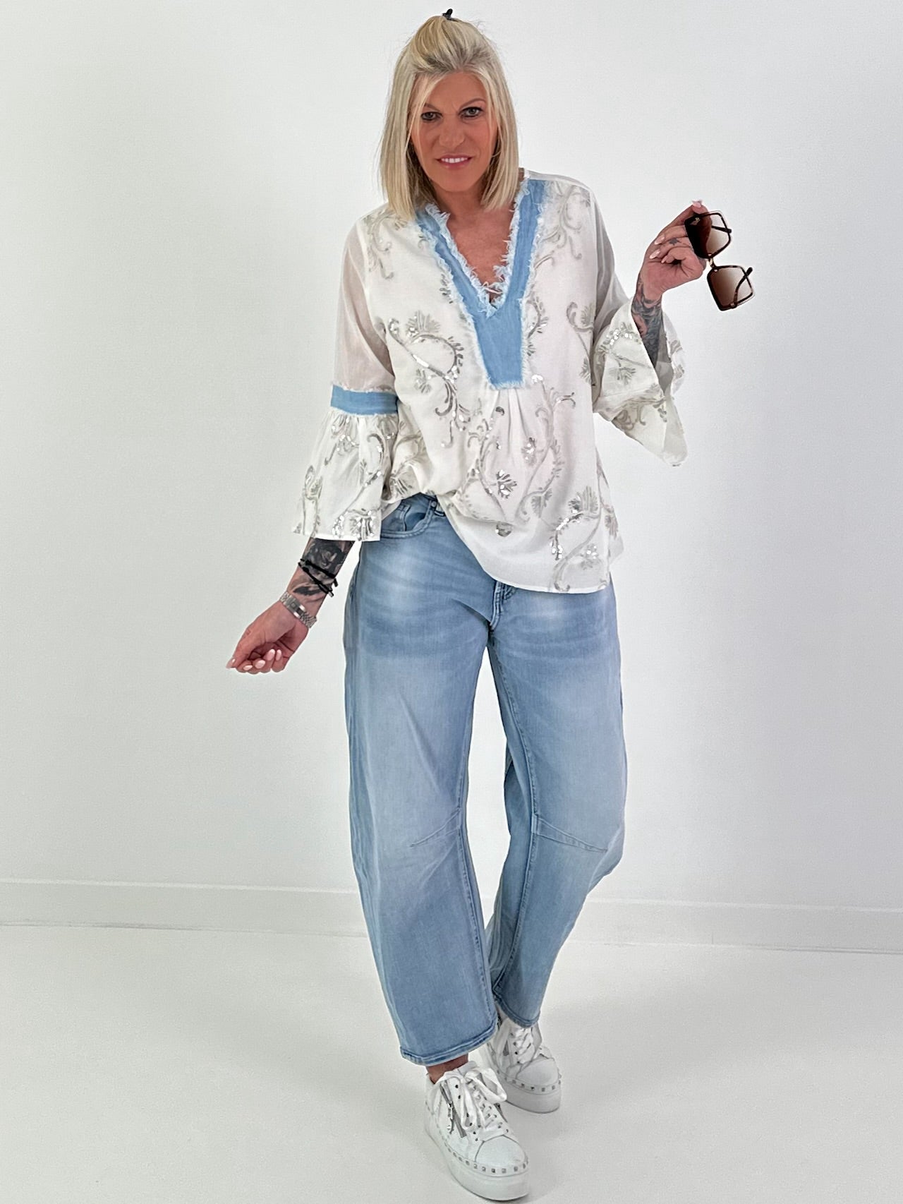 Tunika mit Pailletten und Denim-Details - weiss