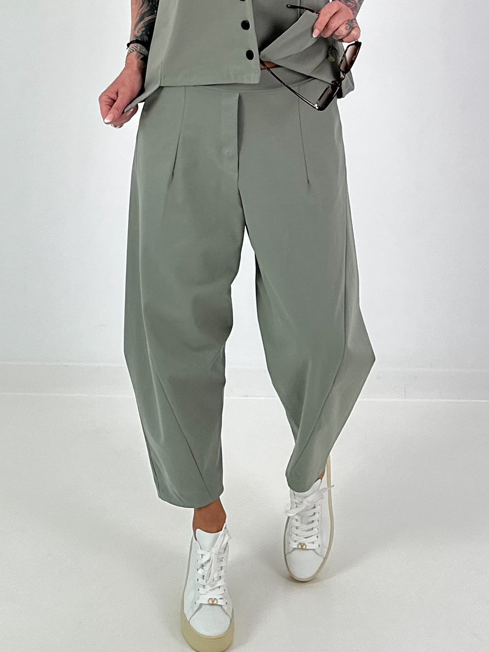 Balloon Trousers - khaki (available from 05/11/26)