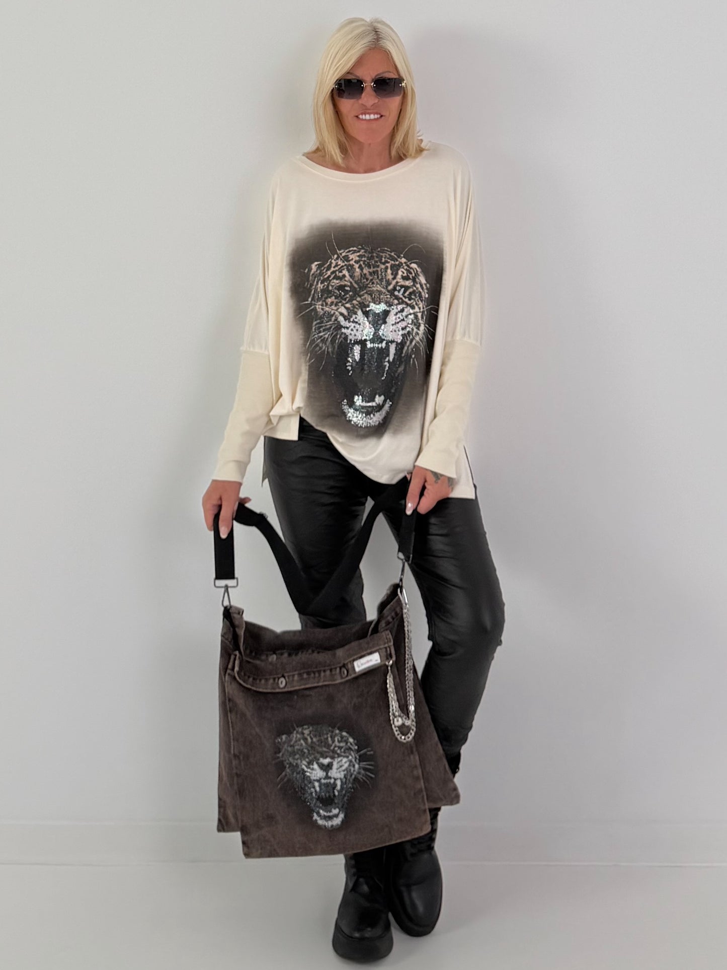 Sweater mit Stulpenärmeln und Strassmotiv Leopard - beige